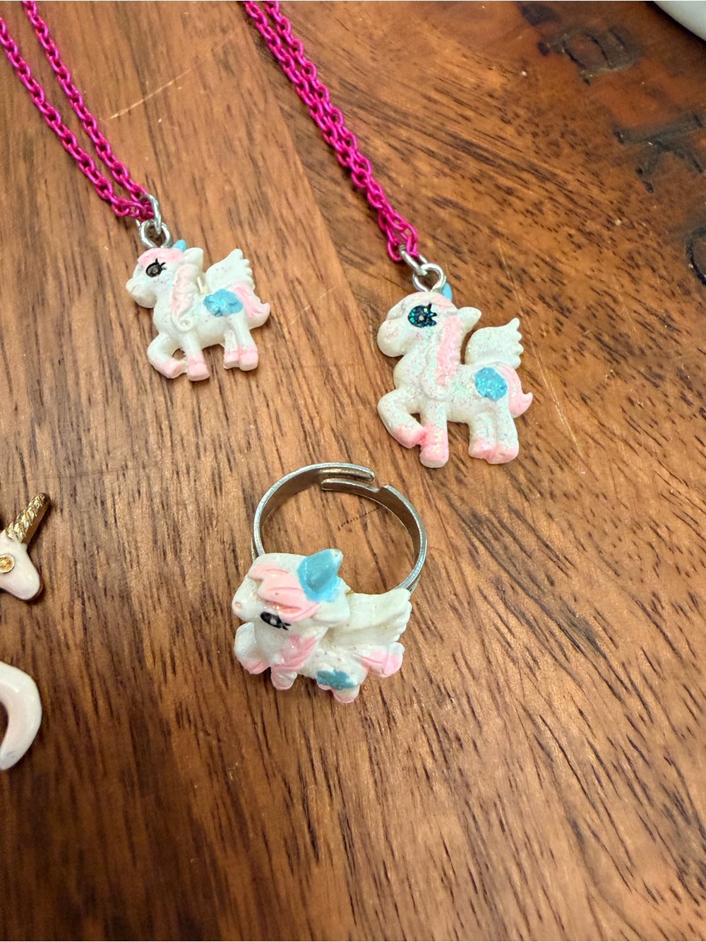 🦄 Vintage Claire’s Y2K Kids Unicorn & Pegasus Jewelry Lot (4 Pieces) - Picture 5 of 9